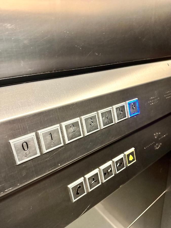 Super Beauty Metro Wifi 65'Tv Netflix Hbo Appletv+ Apartman Varsó Kültér fotó