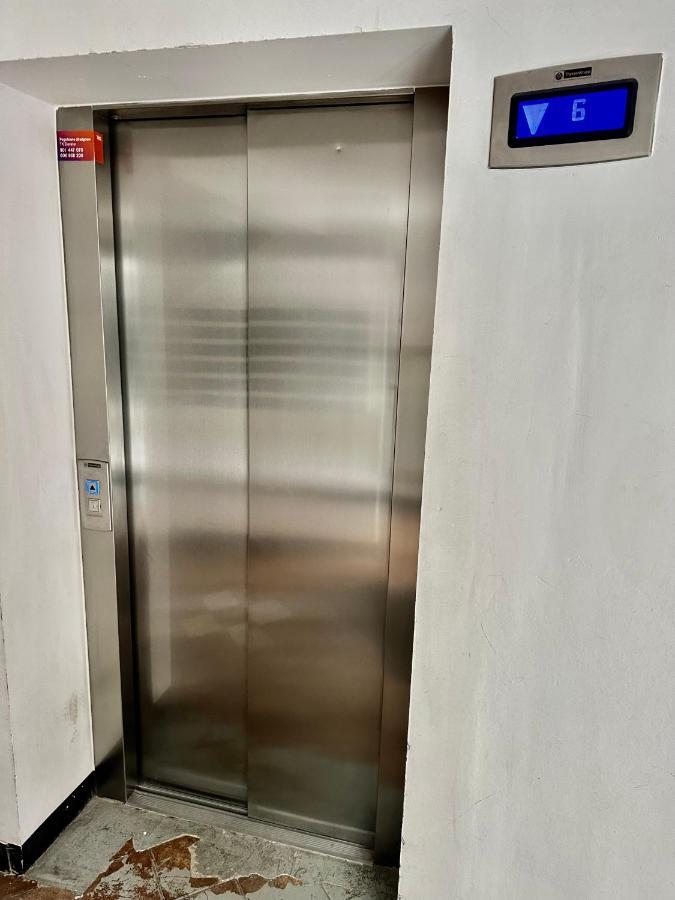 Super Beauty Metro Wifi 65'Tv Netflix Hbo Appletv+ Apartman Varsó Kültér fotó