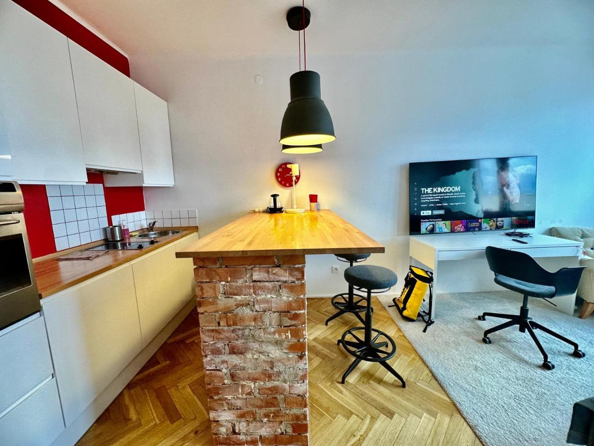 Super Beauty Metro Wifi 65'Tv Netflix Hbo Appletv+ Apartman Varsó Kültér fotó